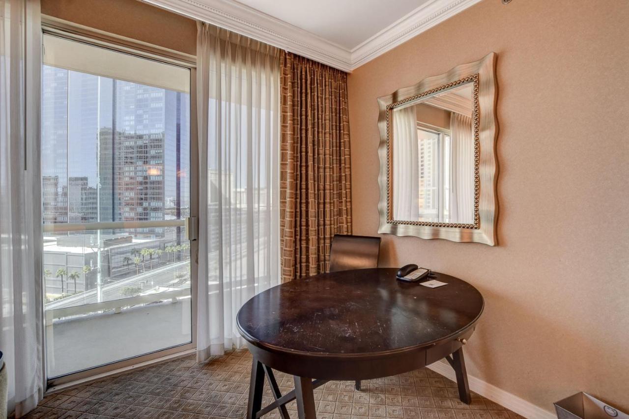 Strip & Sphere View! Privately Owned Condo Hotel-The Signature At Mgm ラスベガス エクステリア 写真